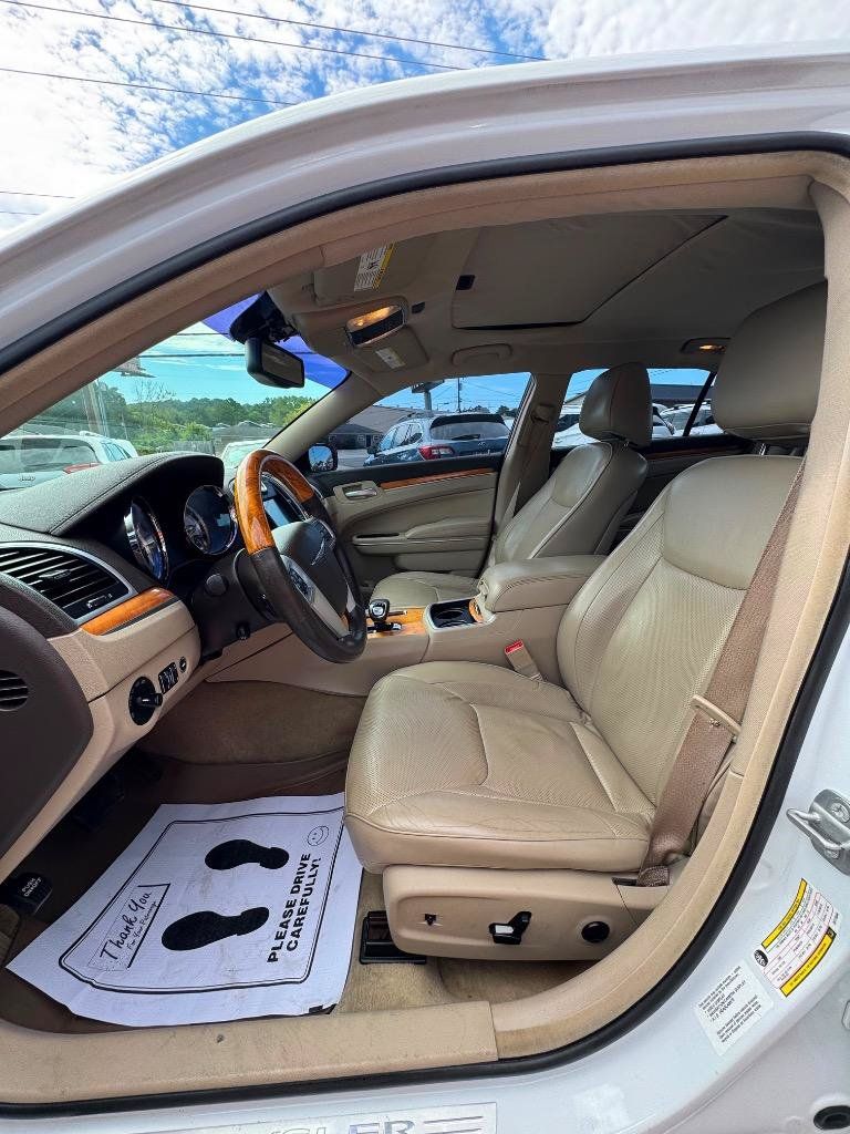 Used 2014 Chrysler 300 C AWD/4WD image 12