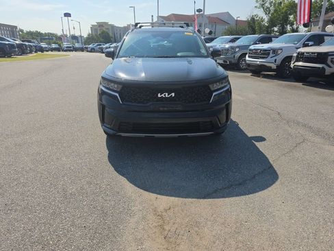 Used 2023 Kia Sorento S w/ Panoramic Sunroof Package FWD image 2