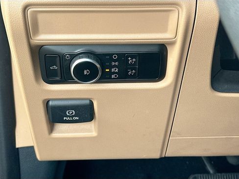 Used 2023 Ford F150 XLT AWD/4WD image 10