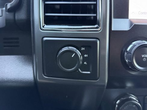 Used 2020 Ford F150 XLT w/ Equipment Group 302A Luxury AWD/4WD image 26
