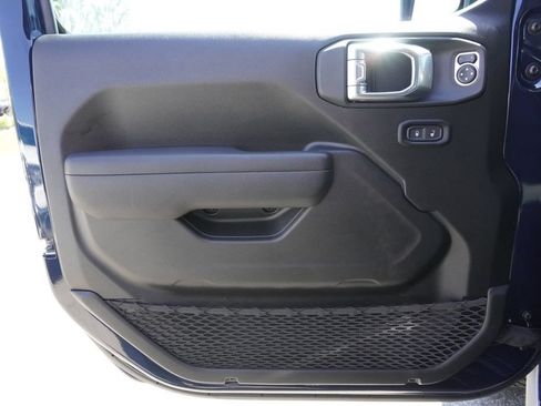 Used 2025 Jeep Wrangler Unlimited Sport AWD/4WD image 17