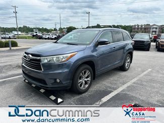 Used 2015 Toyota Highlander XLE AWD/4WD video 1