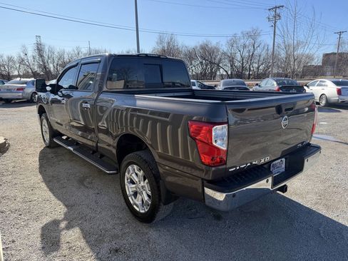 Used 2016 Nissan Titan SL image 4