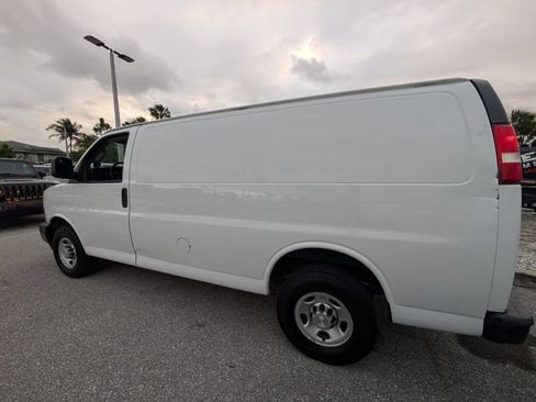 Used 2021 Chevrolet Express 2500 w/ Communications Package RWD image 7
