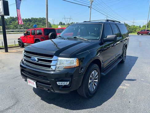 Used 2016 Ford Expedition EL XLT w/ Equipment Group 202A AWD/4WD image 8