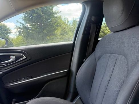 Used 2015 Chrysler 200 Limited w/ Convenience Group FWD image 29