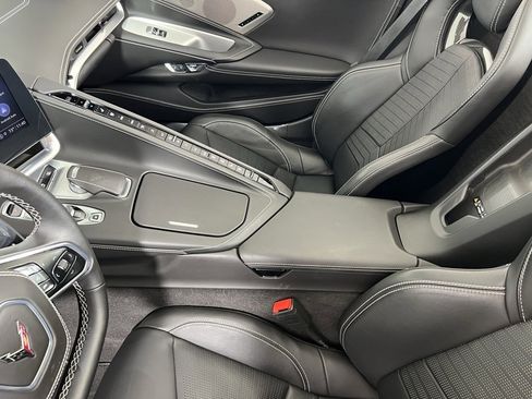 Used 2022 Chevrolet Corvette Stingray Premium Conv w/ Z51 Performance Package image 32