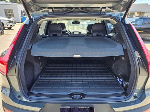 Certified 2024 Volvo XC40 B5 Ultimate w/ Protection Package Premier AWD/4WD image 17