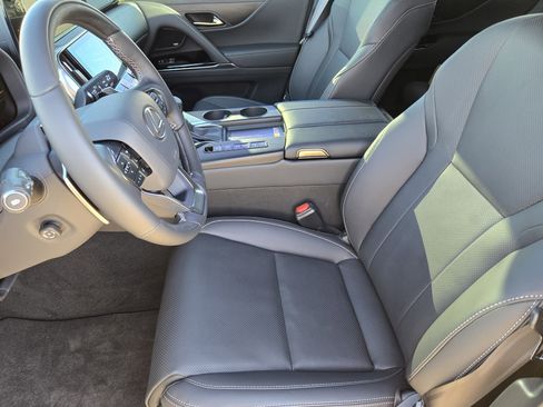 New 2026 Lexus LX 600 4WD w/ Luxury Package image 8