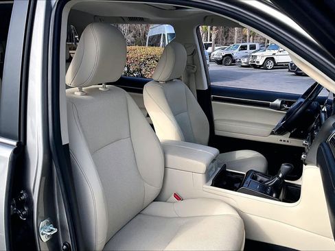 Used 2023 Lexus GX 460 Premium image 9
