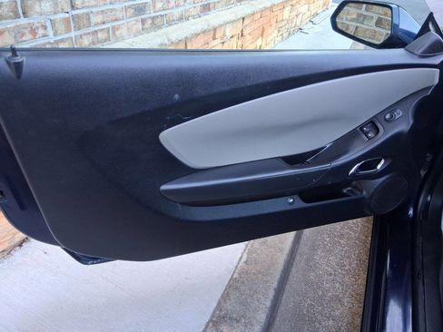 Used 2011 Chevrolet Camaro LS RWD image 16