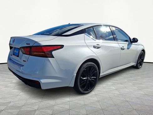 Used 2023 Nissan Altima 2.5 SR w/ SR Premium Package AWD/4WD image 7