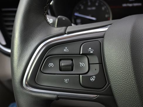 Used 2023 Buick Envision Avenir AWD/4WD image 31