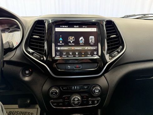 Used 2020 Jeep Cherokee Limited image 19