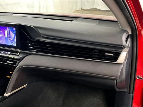 Used 2025 Toyota Camry LE FWD image 13