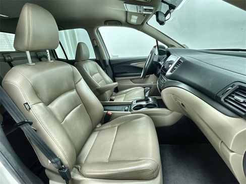 Used 2018 Honda Ridgeline RTL-T image 29