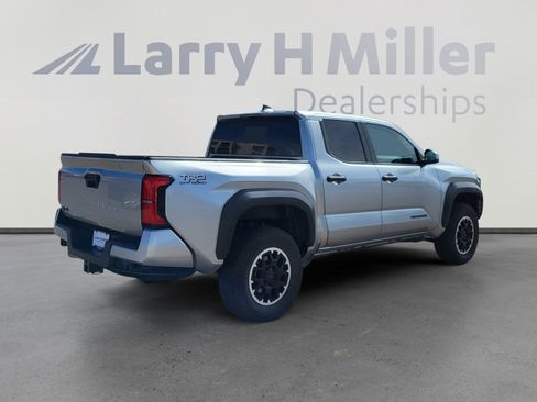 Certified 2024 Toyota Tacoma TRD Off-Road image 5