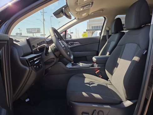New 2026 Kia Sportage LX image 5