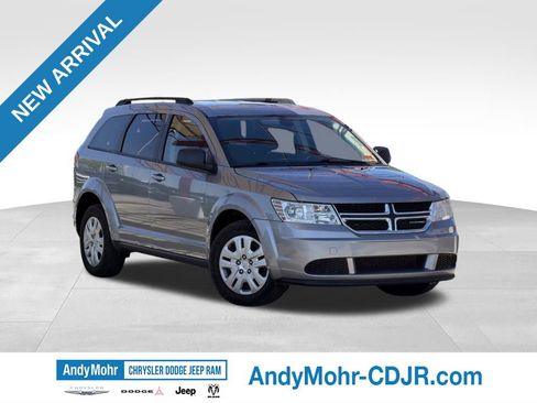 Used 2020 Dodge Journey SE FWD image 1