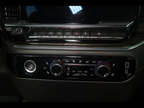 Used 2024 Chevrolet Silverado 1500 LT image 29