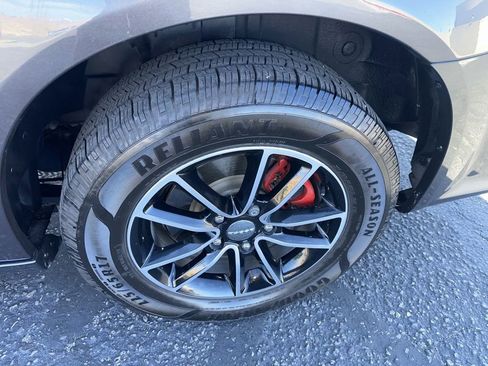 Used 2015 Dodge Grand Caravan SXT w/ Blacktop Package FWD image 10