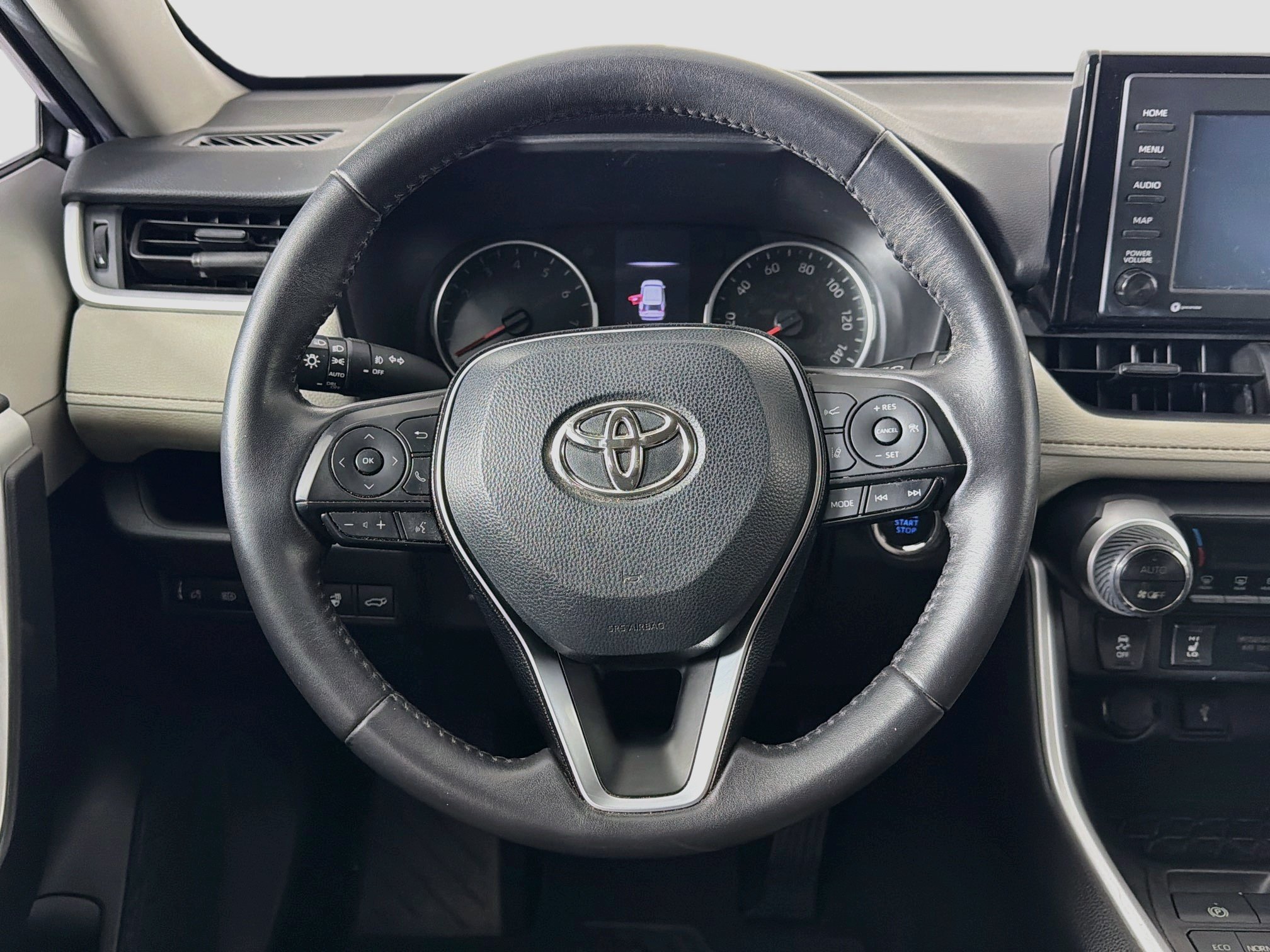 Used 2020 Toyota RAV4 XLE w/ Convenience Package FWD image 18