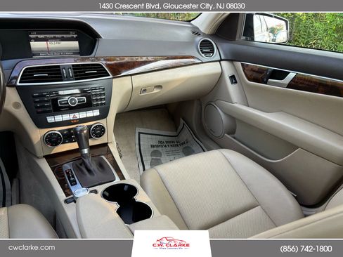 Used 2014 Mercedes-Benz C 300 C 300 4MATIC Luxury Sedan 4D image 16