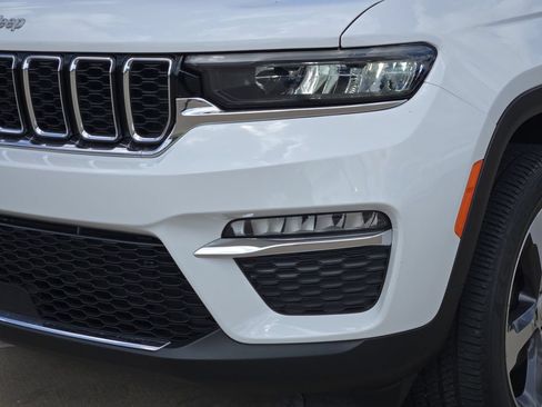 Used 2024 Jeep Grand Cherokee Limited AWD/4WD image 30