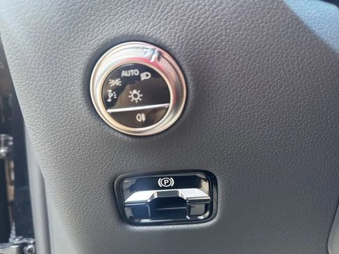 Used 2024 Mercedes-Benz GLC 300 4MATIC image 16