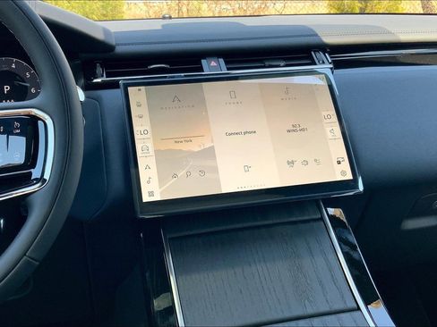 New 2026 Land Rover Range Rover Velar Dynamic SE image 6