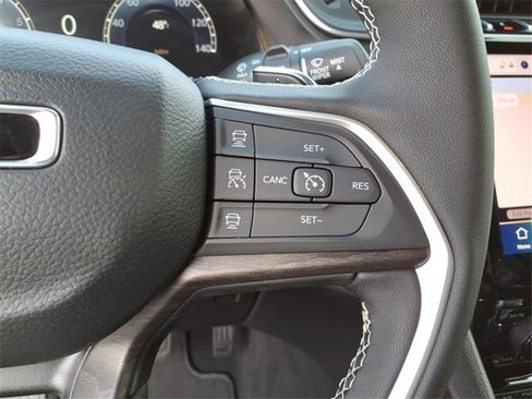 New 2025 Jeep Grand Cherokee L Limited w/ Black Appearance Package image 20