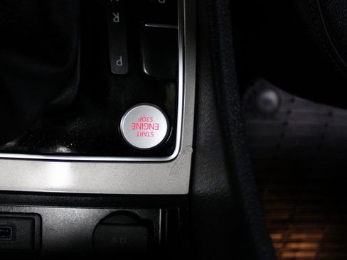 Used 2022 Volkswagen Passat 2.0T image 26