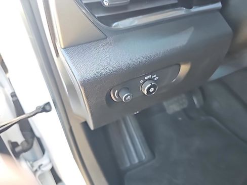 Used 2021 Chevrolet Traverse LS image 18