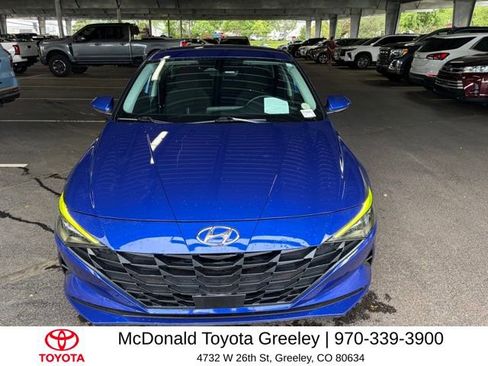Used 2023 Hyundai Elantra SEL w/ Convenience Package FWD image 2