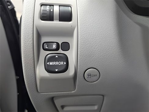 Used 2010 Subaru Forester 2.5X image 28