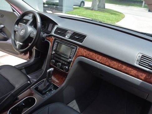 Used 2013 Volkswagen Passat TDI SEL Premium FWD image 52