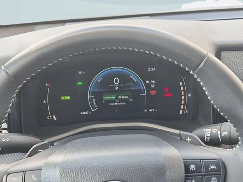 Used 2025 Toyota Camry SE FWD image 15