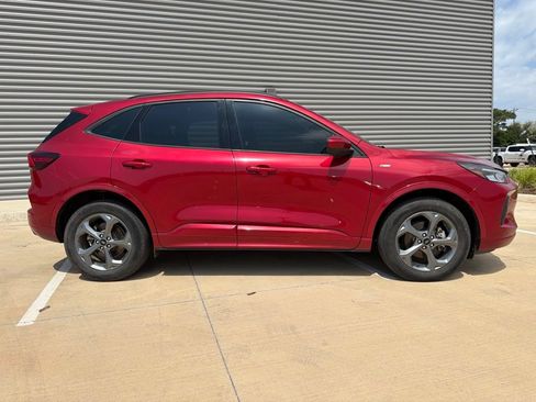 Used 2023 Ford Escape ST-Line Select w/ Tech Pack #2 AWD/4WD image 2