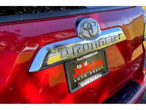 Used 2016 Toyota 4Runner Limited image 9