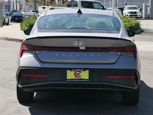 New 2025 Hyundai Elantra SEL w/ Cargo Package FWD image 4