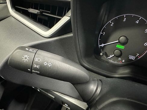 Used 2025 Toyota Corolla SE FWD image 21