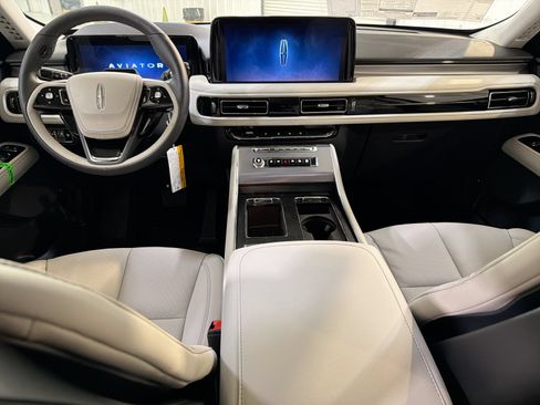 New 2026 Lincoln Aviator 2WD image 23