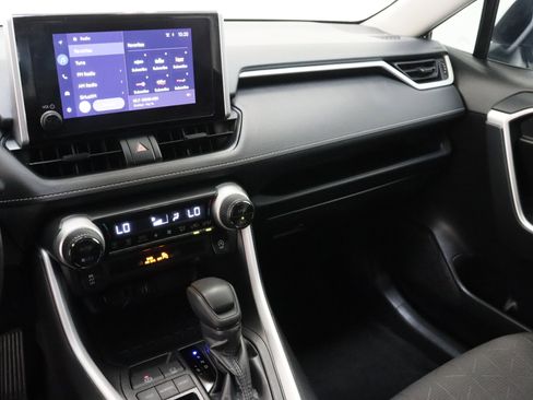 Used 2025 Toyota RAV4 XLE FWD image 16