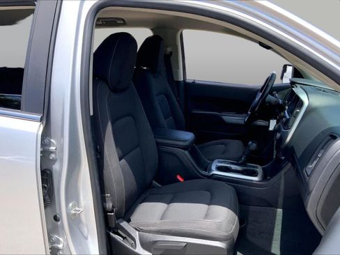 Used 2020 Chevrolet Colorado LT RWD image 9