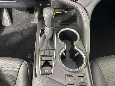 Used 2024 Toyota Camry XLE w/ Navigation Package FWD image 33