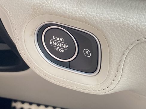 Certified 2025 Mercedes-Benz GLS 450 4MATIC image 33