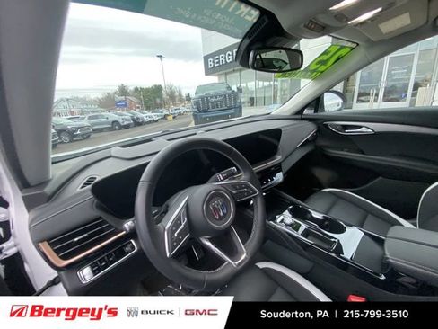 Certified 2025 Buick Envision Sport Touring image 11