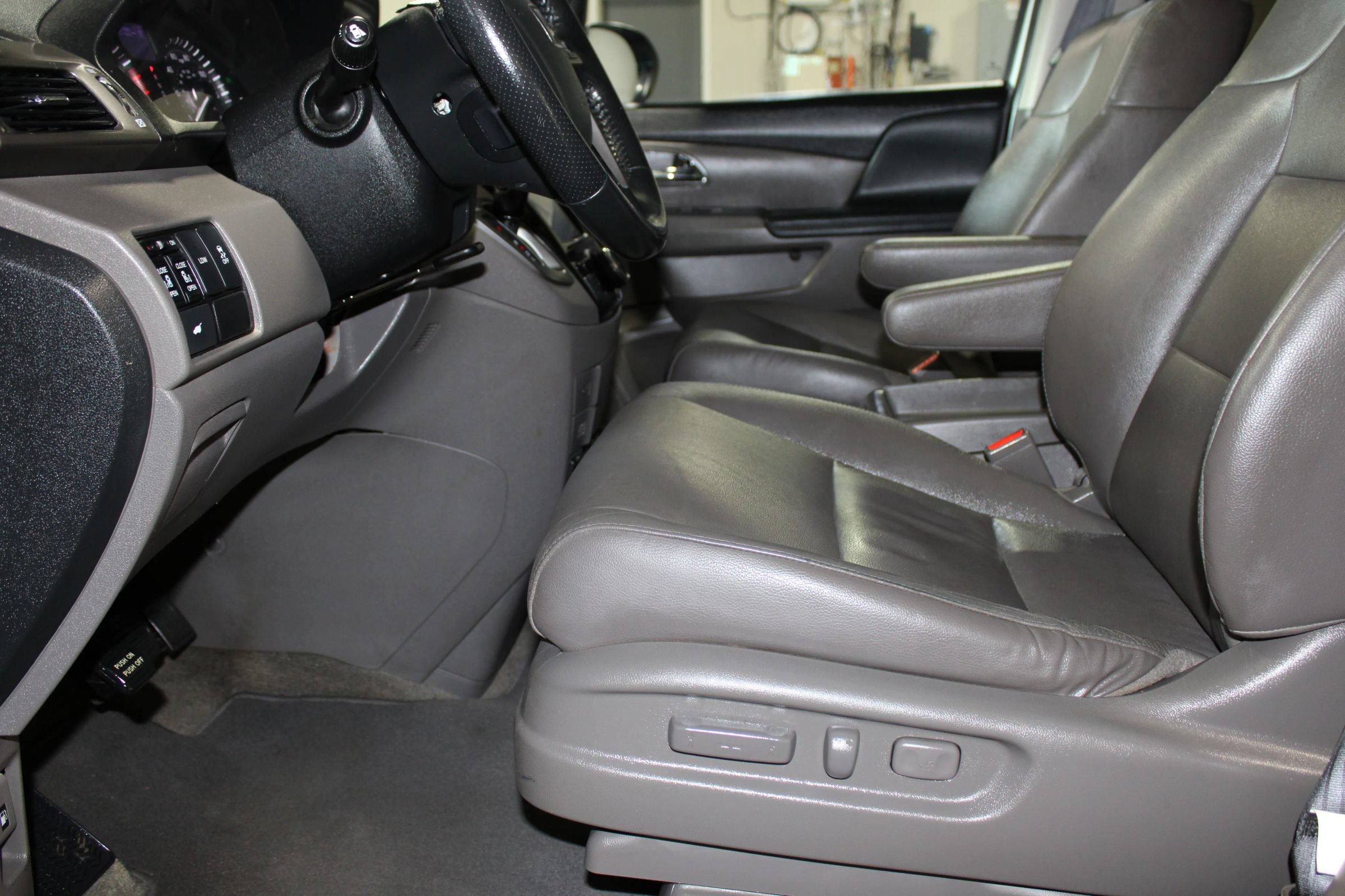 Used 2016 Honda Odyssey EX-L image 23