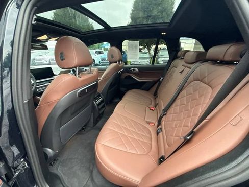Used 2025 BMW X5 xDrive40i w/ M Sport Package AWD/4WD image 20