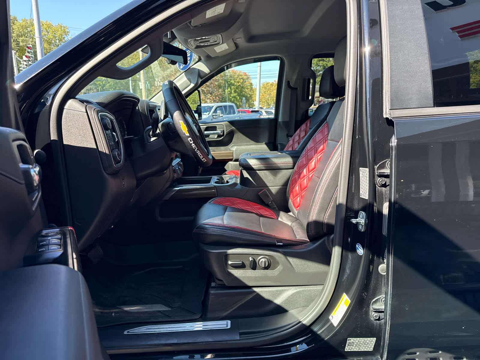 Used 2019 Chevrolet Silverado 1500 RST AWD/4WD image 15